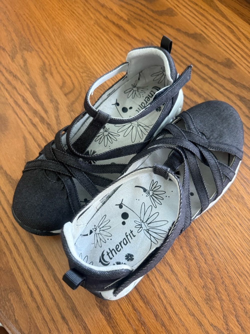Women’s' Therafit Black Cross-Strap Casual support Shoes